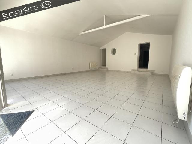 Ensemble immobilier avec maison d'habitation et local commercial Fort potentiel