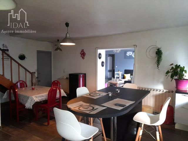 Ensemble immobilier avec terrain de 670 m²