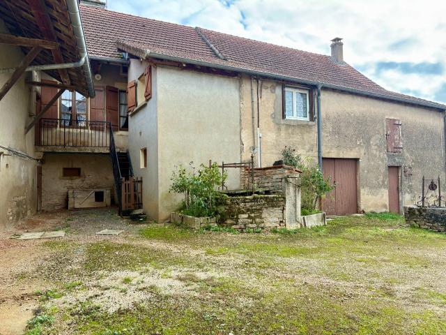Maison De Village En Pierre 180m² Vers