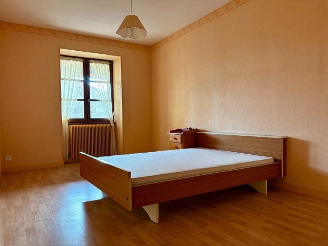 Maison De Village En Pierre 180m² Vers