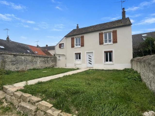 ENSEMBLE IMMOBILIER A BAULNE