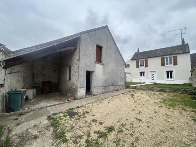 ENSEMBLE IMMOBILIER A BAULNE