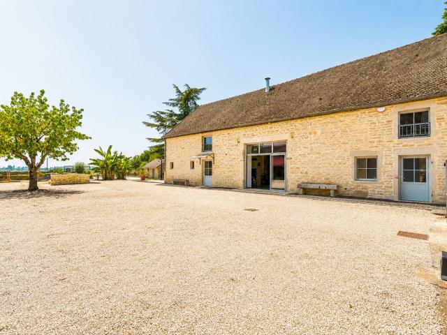 Ensemble immobilier à fort potentiel: Village avec commerce. 466m² Beaune