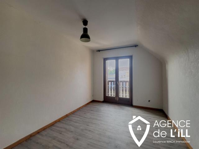 Ensemble immobilier à Marckolsheim composé d'un local commer. 267m² Marckolsheim