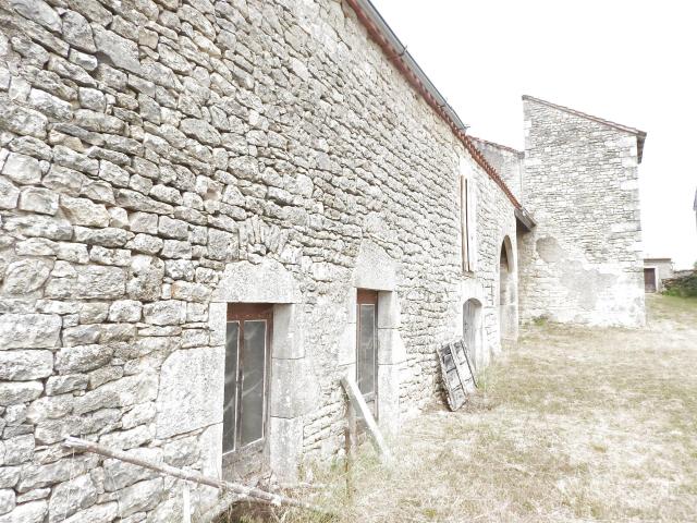 Ensemble immobilier à rénover 300m² Cours