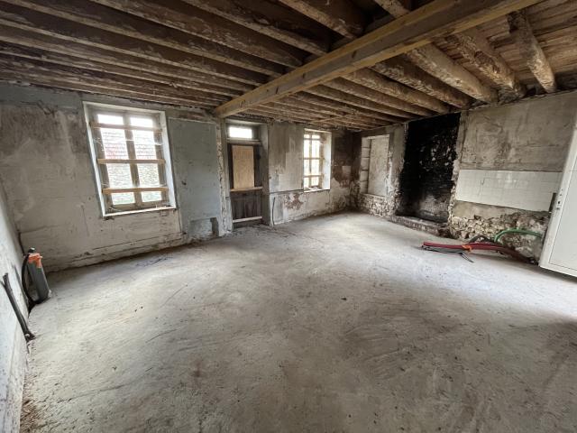 Ensemble immobilier à rénover Maison/Grange/local/garage