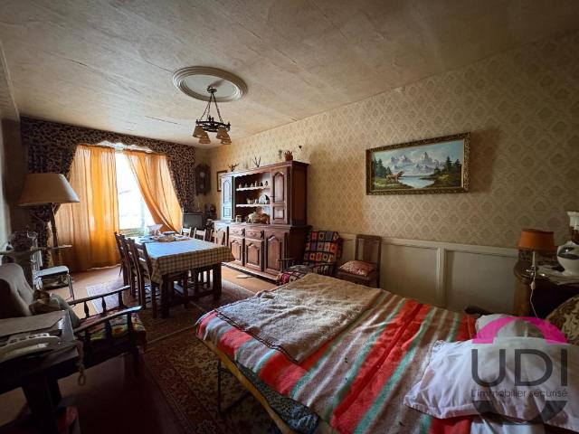 Ensemble immobilier à vendre à Bellegarde en Marche