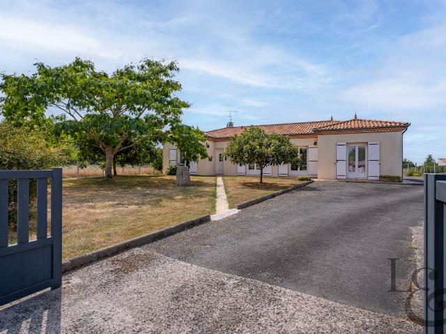Ensemble immobilier à vendre sur la commune du Lédat 240m² Lédat