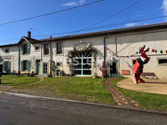 Ensemble immobilier Bâtiment environ 860 m² maison 173 m. 173m² Lachaussée