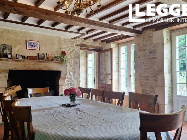 Ensemble immobilier de 310 m² avec 2 appartements T2 32 + 34 m² et terrain de 3890 m²