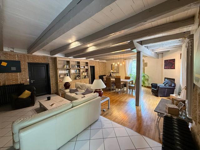Ensemble immobilier de caractère 288 m² 288m² Figeac