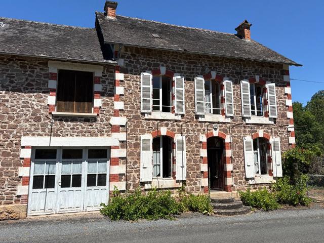 Ensemble immobilier de caractère à fort potentiel 120m² Ayen