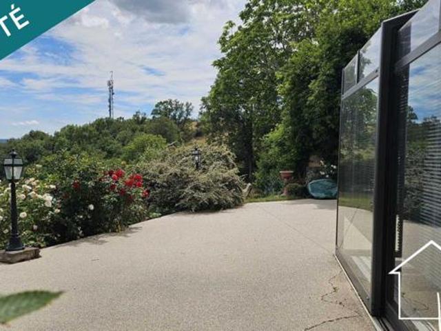 Ensemble immobilier de caractère aux multiples possibilités !