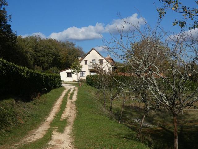 Ensemble immobilier de caractère en Dordogne grands espaces