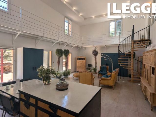 Ensemble immobilier de cinq résidences avec fort potentiel dans le Géoparc des Terres d'Hérault