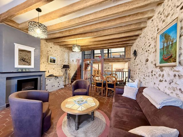ENSEMBLE IMMOBILIER DE DEUX HABITATIONS AVEC DÉPENDANCE EN