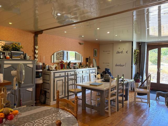 Ensemble immobilier de rapport 3 maisons 312m² Soursac