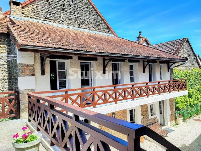 Ensemble Immobilier De Tourisme 485m² Pouilly En Auxois