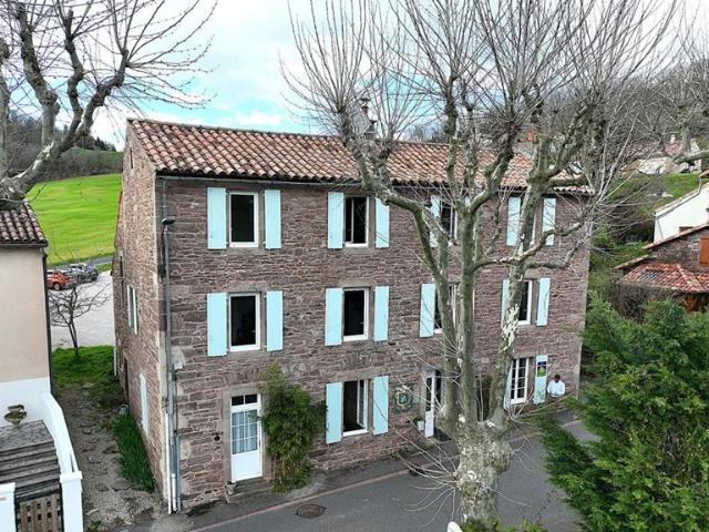 Ensemble immobilier de 193m2 + garage 100m2 5 logements