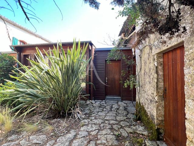 Ensemble immobilier de 2 maisons VIX