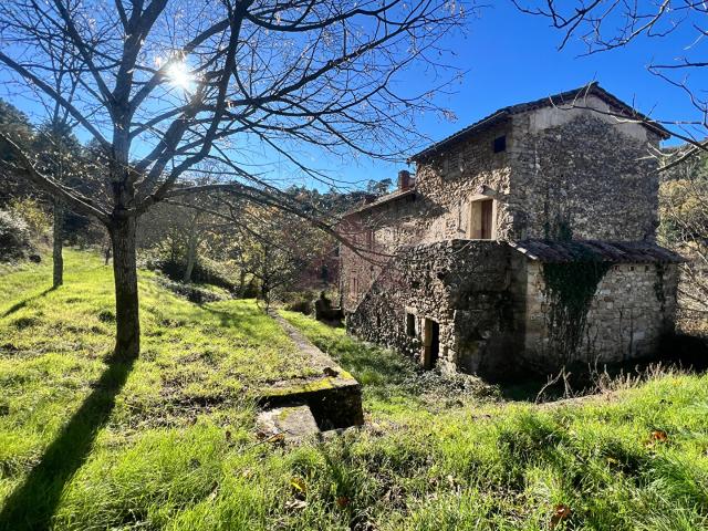 ENSEMBLE IMMOBILIER DE 2 MAS