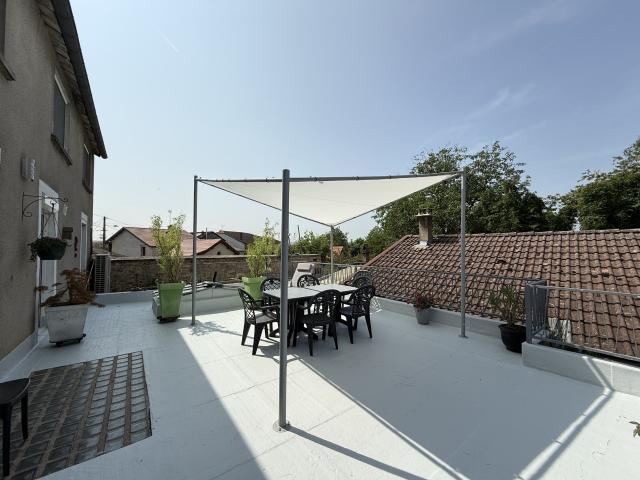 Ensemble immobilier de 460m2, AUTOROUTE A31, BULGNÉVILLE