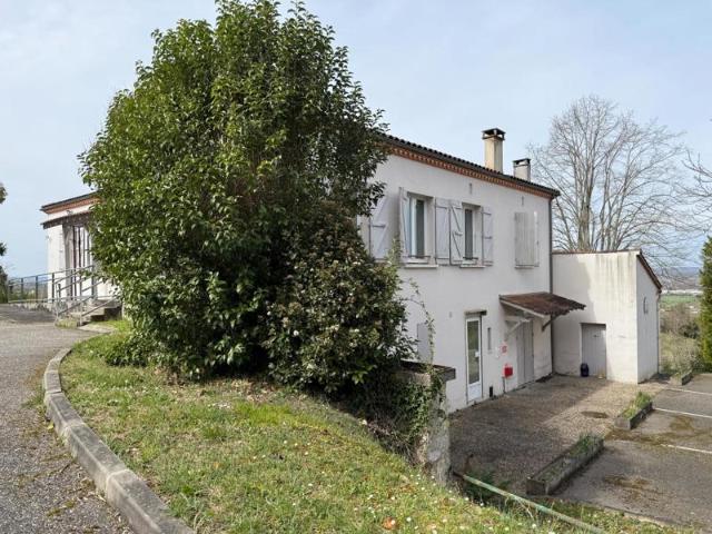 Ensemble immobilier exceptionnel à Pujols
