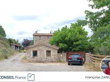 Ensemble immobilier composé de 3 logements, terrain 3894 m2