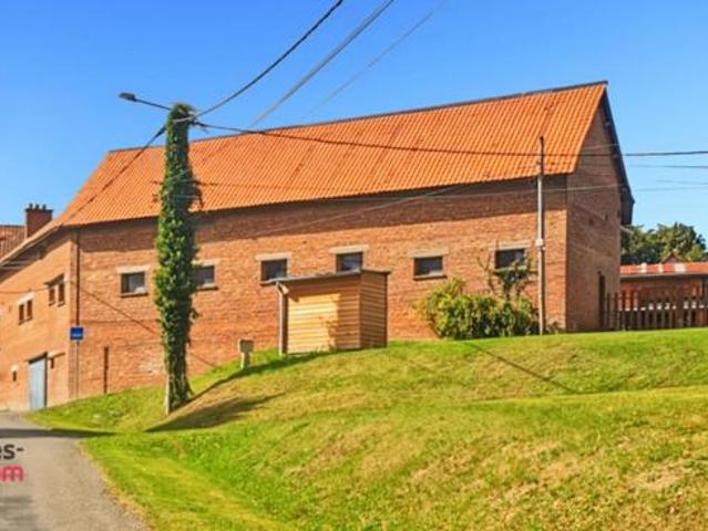 Ensemble immobilier entre Saint Pol sur Ternoise et Frévent