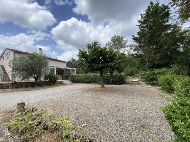 Ensemble immobilier familial avec dépendances 205m² Callas