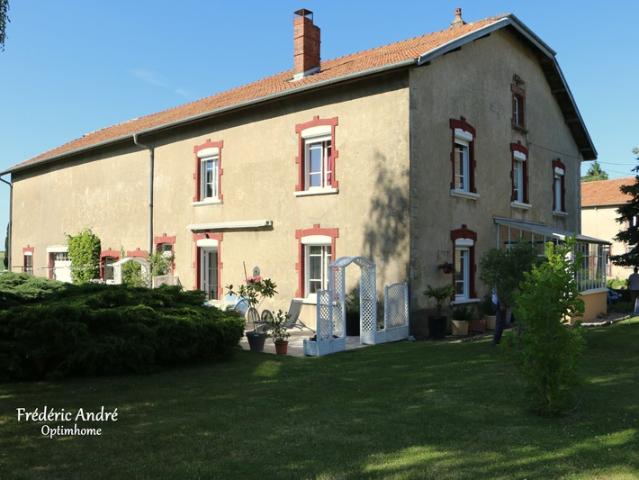 Ensemble immobilier proche de la Belgique et du Luxembourg