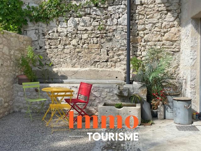 Ensemble immobilier: résidence principale, 3 gîtes, chambre. 426m² Ceyzérieu
