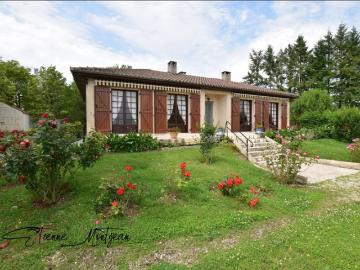 Ensemble immobilier, une maison, trois granges, deux ateliers, 2