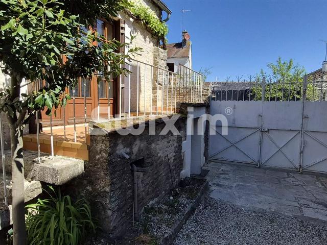 Ensemble Immobilier unique de 3 maisons à 2h de Paris 274m² Noyers