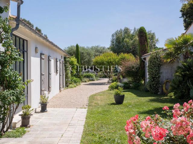 Ensemble immobilier vue mer première ligne la Flotte 320m² La Flotte