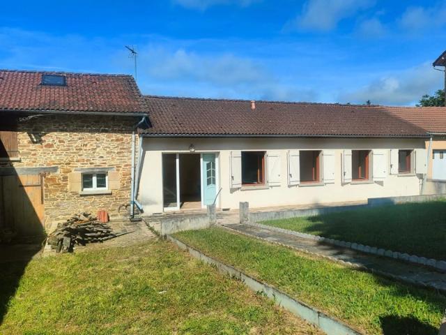 Ensemble immobilier, 2 maisons d'habitation et granges