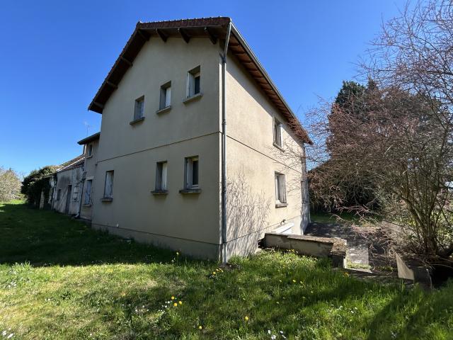 Ensemble immobilier Commentry