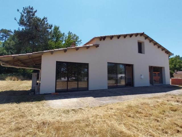 COURSAC Projet d'habitation avec local sur 260 m2