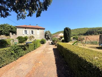 Ensemble maison, dépendance, gîte, piscine
