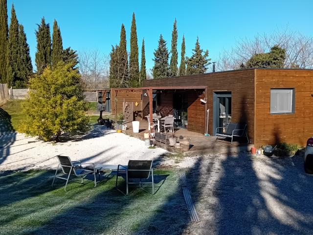Ensemble meublés de 2 habitations sur 2000 m2