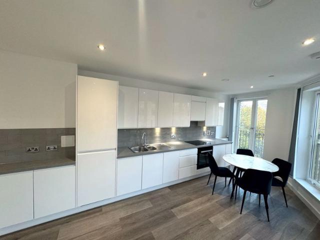 Ensign Court, Ensign Street, London E1, 2 bed flat to rent, £3,020 pcm | PrimeLocation