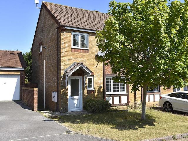Ensign Close, Cowes PO31, 3 bed property to rent, £1,150 pcm | PrimeLocation