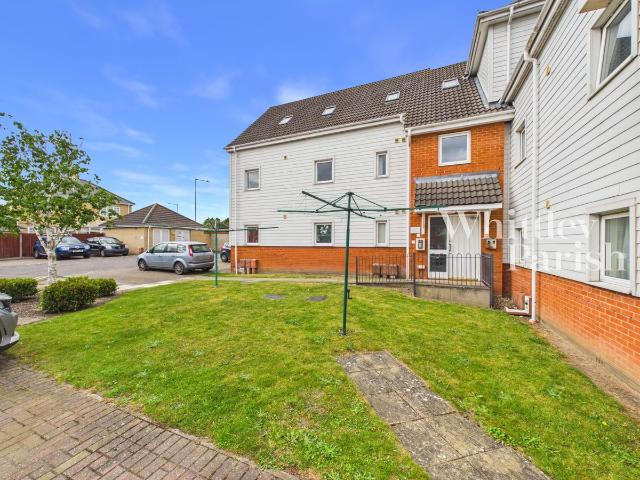 Ensign Way, Diss IP22, 2 bed flat to rent, £895 pcm | PrimeLocation
