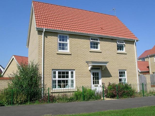 Ensign Way, Diss, Norfolk 3 bed house to rent £1,250 pcm £288 pw