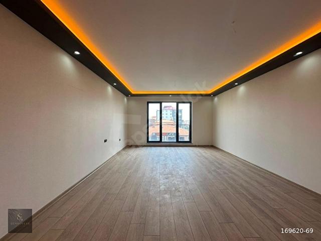 ŞENSOYLAR DAN OVACIK BULVAR ÜZERİ 3 CEPHELİ 4+1 KÖK TAPU