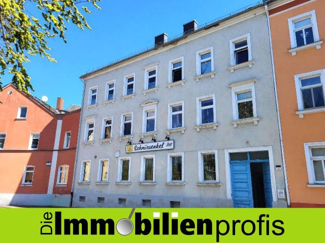 Entwicklungsfähiges Mehrfamilienhaus in Hof