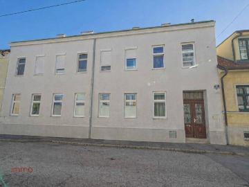 Entwicklungsfähiges Mehrparteienhaus mit Dachausbaupotenzial in Wien 23