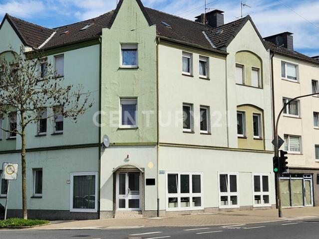 Entwicklungspotenzial für Investoren: Wohn und Geschäftshaus PLUS Bau Gewerbegrundstück!