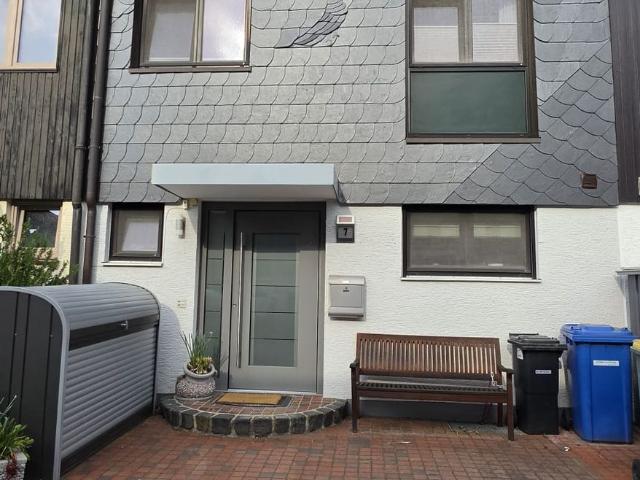 Geräumiges Reihenmittelhaus in bester Wohnlage provisionsfrei