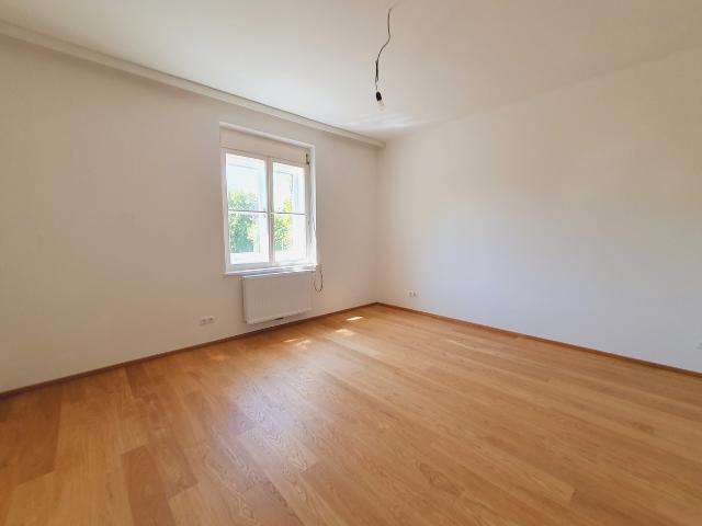 Entzückende Single und Pärchenwohnung + ideale 2er WG. MODERN SANIERTER TOP ZUSTAND.